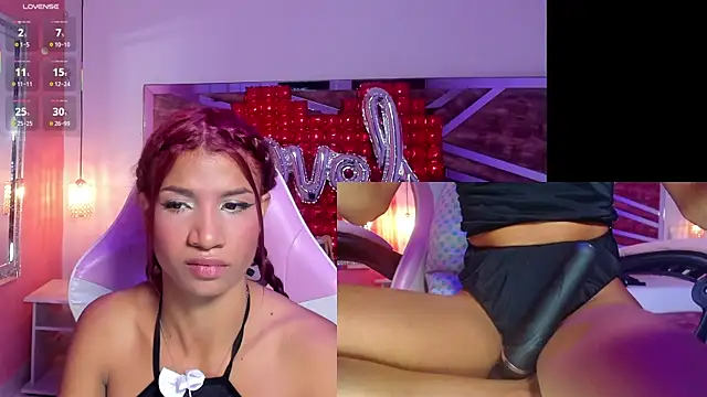 Snapshot of SofiRey_ chatting on March 24, 2026, 1:44 pm SofiRey online show from March 24, 2026, 1:44 pm