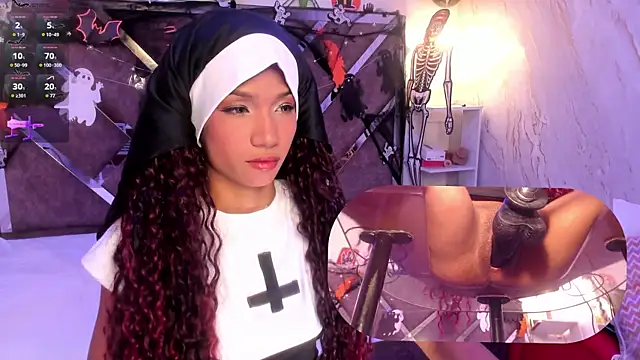 SofiRey  online show from October 31, 2025, 2:02 pm