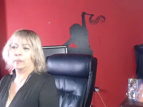 KLOE PIELL online show from March 19, 2026, 9:37 pm