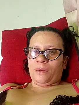 Snapshot of Daneshka_naughty chatting on October 6, 2025, 2:02 am Daneshka naughty online show from October 6, 2025, 2:02 am