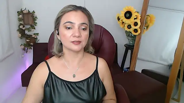 Snapshot of Ghada_milf chatting on June 14, 2026, 12:07 am Ghada milf online show from June 14, 2026, 12:07 am