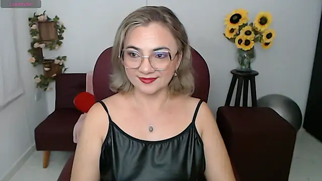 Snapshot of Ghada_milf chatting on May 1, 2026, 10:26 pm Ghada milf online show from May 1, 2026, 10:26 pm