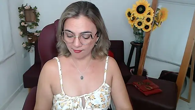 Snapshot of Ghada_milf chatting on May 31, 2026, 11:05 pm Ghada milf online show from May 31, 2026, 11:05 pm