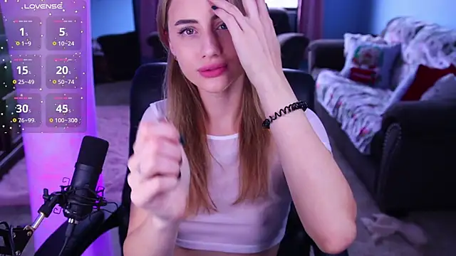 Naughty-Kitty1 online show from January 17, 2025, 6:12 pm