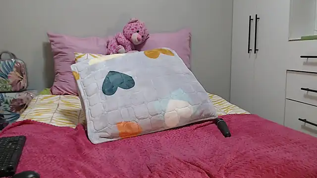 Snapshot of Amberbela chatting on May 22, 2026, 11:58 pm Amberbela online show from May 22, 2026, 11:58 pm