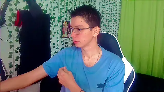 Snapshot of Andy_gray chatting on October 19, 2025, 3:48 pm Andy gray online show from October 19, 2025, 3:48 pm