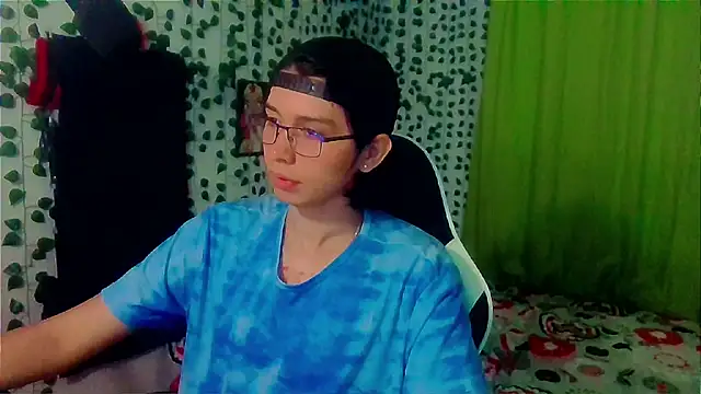 Snapshot of Andy_gray chatting on October 18, 2025, 11:45 am Andy gray online show from October 18, 2025, 11:45 am