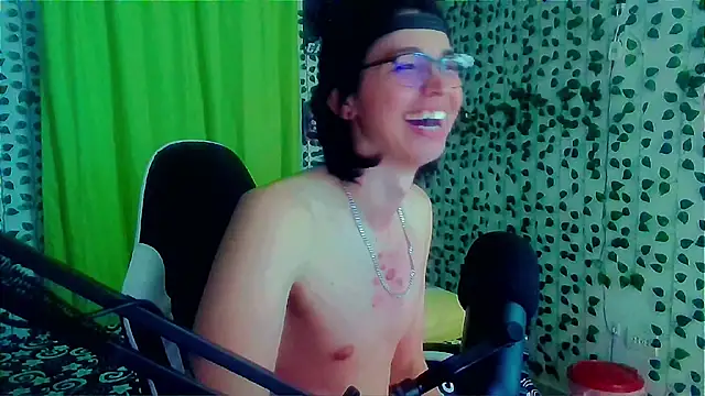 Snapshot of Andy_gray chatting on October 8, 2025, 5:13 pm Andy gray online show from October 8, 2025, 5:13 pm