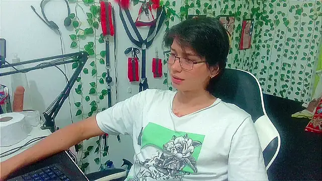 Andy gray online show from April 12, 2026, 12:30 pm