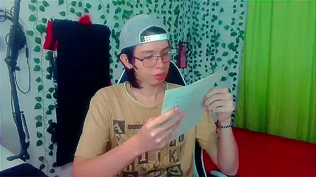 Snapshot of Andy_gray chatting on September 28, 2025, 4:47 pm Andy gray online show from September 28, 2025, 4:47 pm