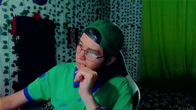 Snapshot of Andy_gray chatting on October 5, 2025, 12:23 am Andy gray online show from October 5, 2025, 12:23 am