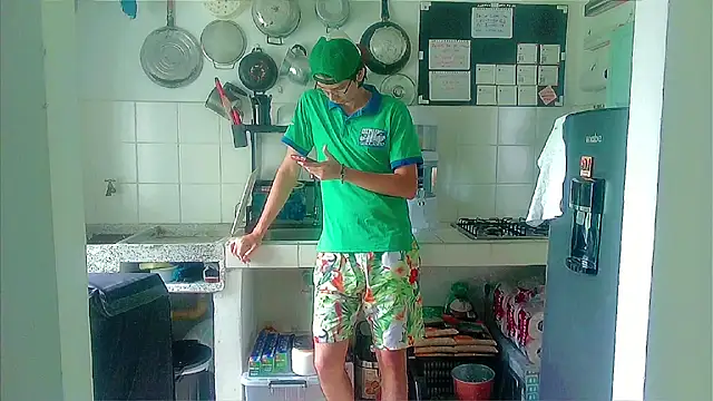 Snapshot of Andy_gray chatting on October 16, 2025, 2:47 pm Andy gray online show from October 16, 2025, 2:47 pm