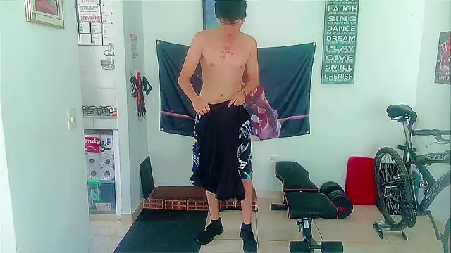 Snapshot of Andy_gray chatting on December 17, 2025, 4:45 pm Andy gray online show from December 17, 2025, 4:45 pm