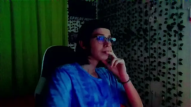 Snapshot of Andy_gray chatting on October 4, 2025, 12:17 pm Andy gray online show from October 4, 2025, 12:17 pm