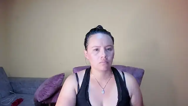 lauraguzman online show from March 20, 2026, 3:51 am