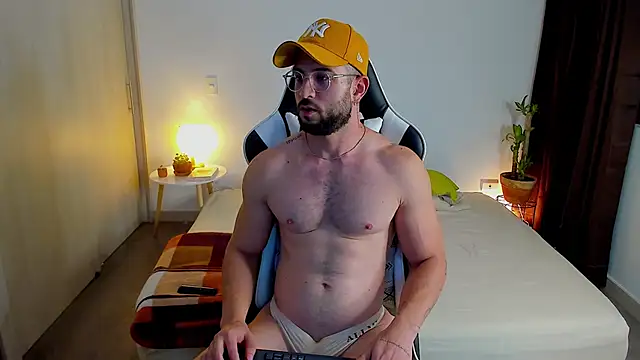 Snapshot of dafboy1 chatting on December 16, 2025, 11:31 pm dafboy1 online show from December 16, 2025, 11:31 pm