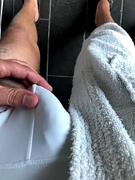 tomlolala online show from September 21, 2025, 6:29 am