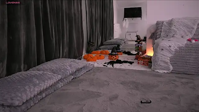 KylieJoyce online show from October 22, 2025, 8:08 pm