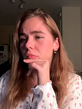 Snapshot of SkyBriii chatting on October 23, 2025, 7:56 pm SkyBriii online show from October 23, 2025, 7:56 pm