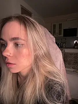 Snapshot of SkyBriii chatting on February 2, 2025, 6:09 pm SkyBriii online show from February 2, 2025, 6:09 pm