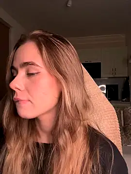 Snapshot of SkyBriii chatting on October 12, 2025, 5:58 pm SkyBriii online show from October 12, 2025, 5:58 pm