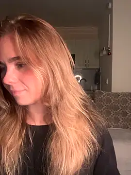 Snapshot of SkyBriii chatting on September 8, 2025, 6:51 pm SkyBriii online show from September 8, 2025, 6:51 pm