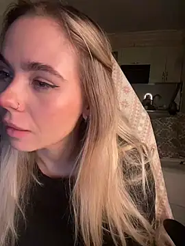 Snapshot of SkyBriii chatting on January 20, 2025, 4:34 pm SkyBriii online show from January 20, 2025, 4:34 pm