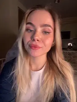 Snapshot of SkyBriii chatting on February 27, 2025, 5:05 pm SkyBriii online show from February 27, 2025, 5:05 pm