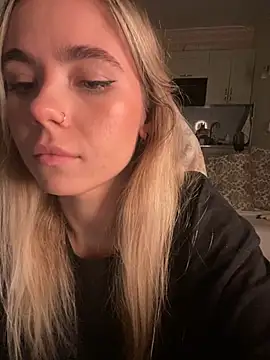 Snapshot of SkyBriii chatting on January 20, 2025, 7:35 pm SkyBriii online show from January 20, 2025, 7:35 pm