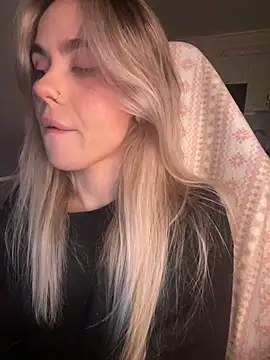 Snapshot of SkyBriii chatting on January 25, 2025, 1:41 pm SkyBriii online show from January 25, 2025, 1:41 pm