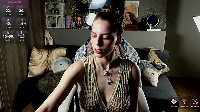 Snapshot of AyreenMoore chatting on September 23, 2025, 8:05 pm AyreenMoore online show from September 23, 2025, 8:05 pm