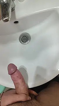 Snapshot of badguylaba chatting on January 29, 2025, 3:37 pm badguylaba online show from January 29, 2025, 3:37 pm