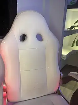 ailynBlaze online show from March 3, 2025, 2:22 am