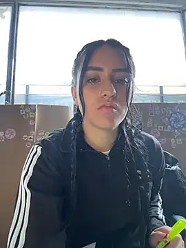 Tinylottie online show from April 15, 2026, 1:37 pm