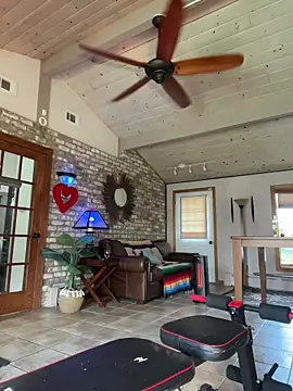 Snapshot of LushianaFitness chatting on November 8, 2025, 3:26 pm LushianaFitness online show from November 8, 2025, 3:26 pm