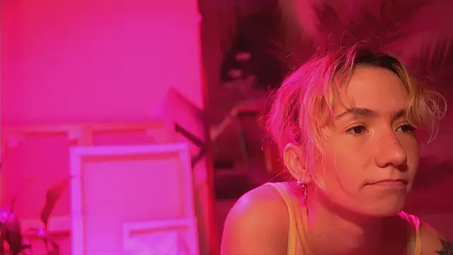 Snapshot of Arianna_Richi chatting on September 24, 2025, 5:47 am Arianna Richi online show from September 24, 2025, 5:47 am