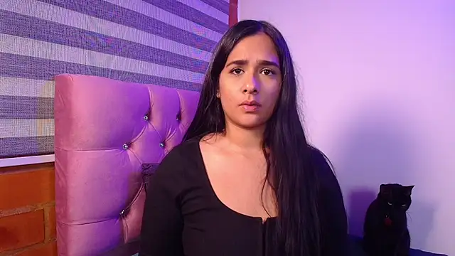 Snapshot of Maeena chatting on April 10, 2026, 12:39 am Maeena online show from April 10, 2026, 12:39 am