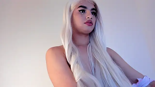 Sophia Cambpell online show from April 14, 2026, 9:53 pm