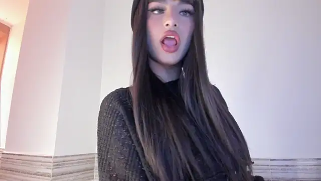 Sophia Cambpell online show from June 2, 2026, 9:15 pm