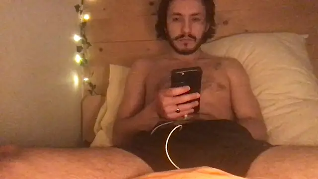 Snapshot of maximmeeelove chatting on February 16, 2025, 3:59 pm maximmeeelove online show from February 16, 2025, 3:59 pm