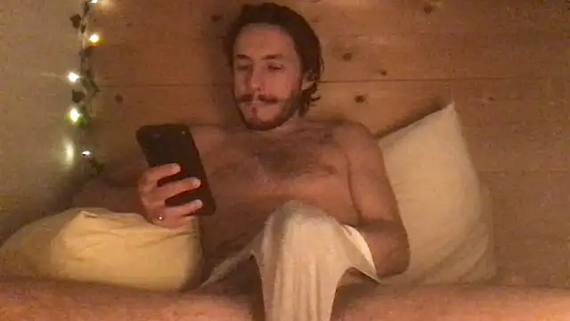 Snapshot of maximmeeelove chatting on February 16, 2025, 10:55 pm maximmeeelove online show from February 16, 2025, 10:55 pm