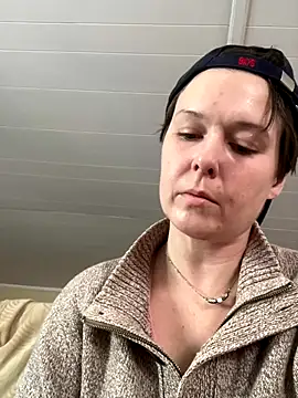 Snapshot of KatieBARBiE98 chatting on December 14, 2025, 8:36 pm KatieBARBiE98 online show from December 14, 2025, 8:36 pm