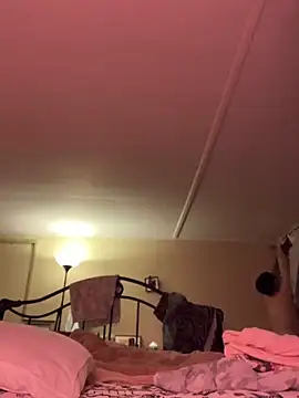 Snapshot of KatieBARBiE98 chatting on November 19, 2025, 2:11 am KatieBARBiE98 online show from November 19, 2025, 2:11 am