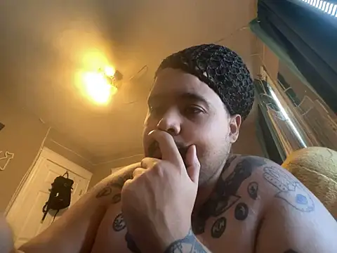 chubbydominican online show from February 19, 2025, 6:43 pm