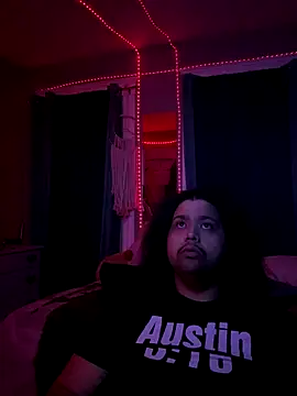 chubbydominican online show from December 17, 2025, 6:07 am