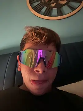 calleaaaa online show from October 23, 2025, 10:14 am