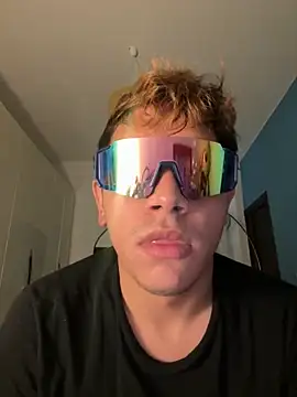 calleaaaa online show from November 17, 2025, 10:52 am