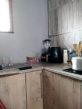 MelStar18xxx online show from September 10, 2025, 1:10 pm