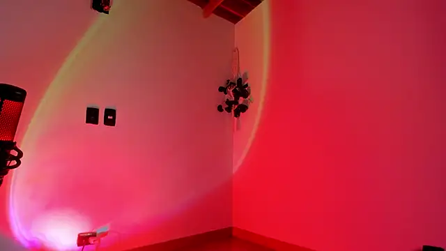 Snapshot of sweeet_peach chatting on November 23, 2025, 3:05 am sweeet peach online show from November 23, 2025, 3:05 am