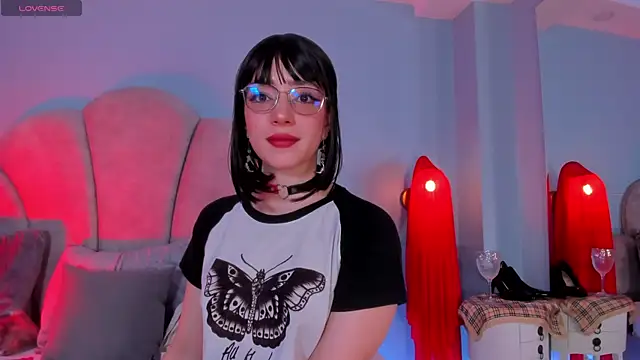 Snapshot of sweeet_peach chatting on October 14, 2025, 10:31 pm sweeet peach online show from October 14, 2025, 10:31 pm